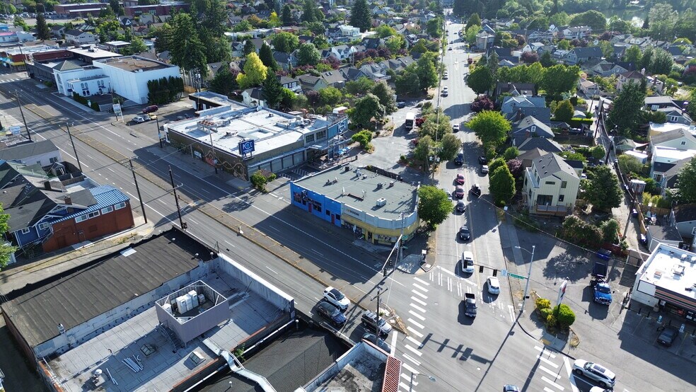 7400 Aurora Ave N, Seattle, WA à vendre - Photo de l’immeuble – Image 3 sur 4