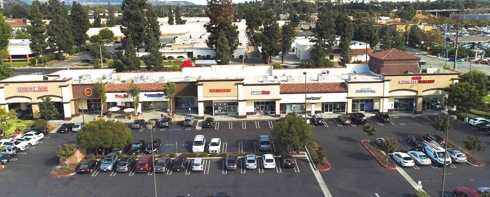 1331 S Lone Hill Ave, Glendora, CA à louer - Photo de l’immeuble – Image 3 sur 5