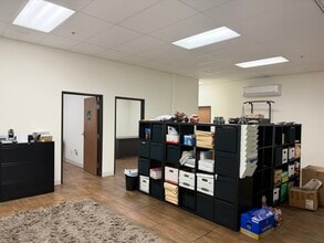 1238-1254 E Cypress St, Covina, CA à louer Photo intérieure– Image 1 sur 10