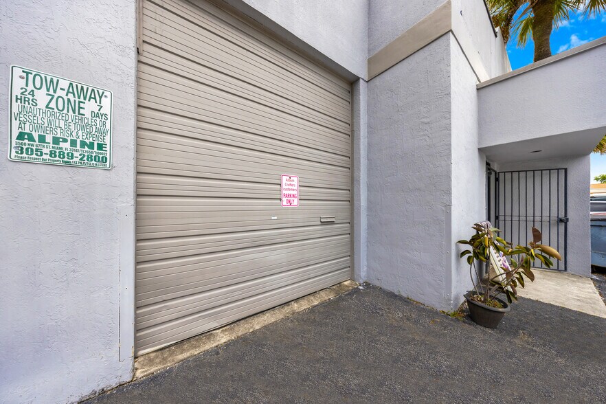 2693 W 76th St, Hialeah, FL à vendre - Photo de l’immeuble – Image 3 sur 57