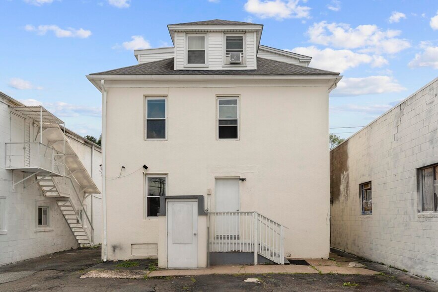 26 Bagley Ave, Hamden, CT à vendre - Photo de l’immeuble – Image 3 sur 5