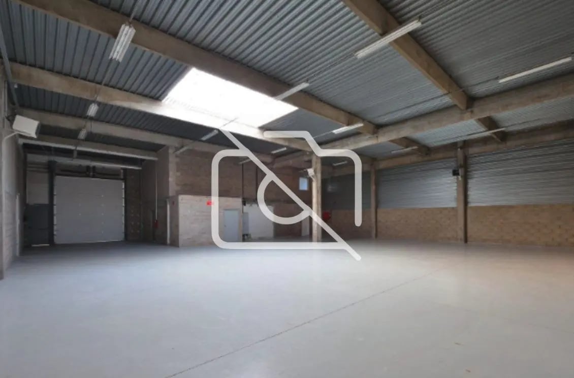 Bureau dans Saint-Thibault-des-Vignes à louer Photo de l’immeuble– Image 1 sur 3