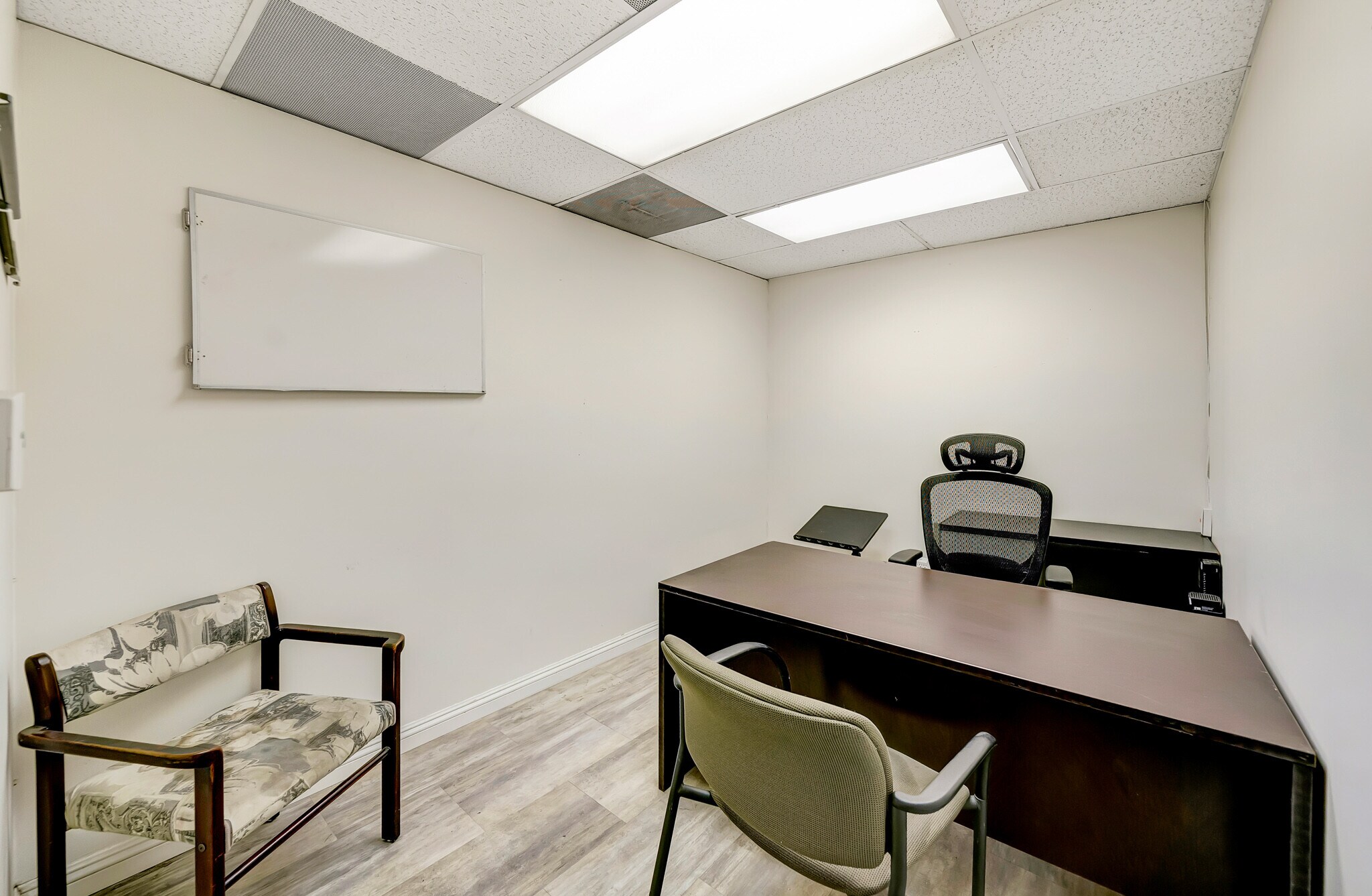 14416 Victory Blvd, Van Nuys, CA à louer Photo intérieure– Image 1 sur 4