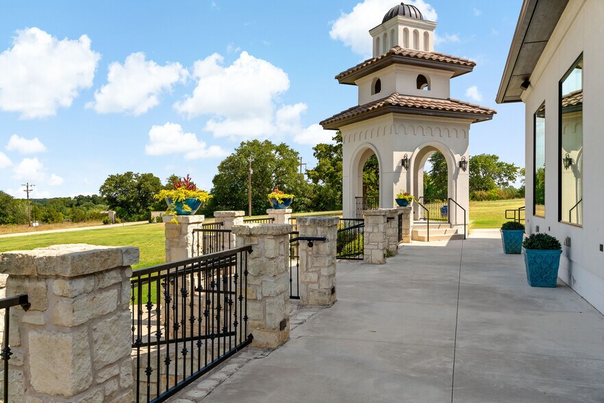 399 Vineyard Ln, Springtown, TX à louer - Photo de l’immeuble – Image 3 sur 72