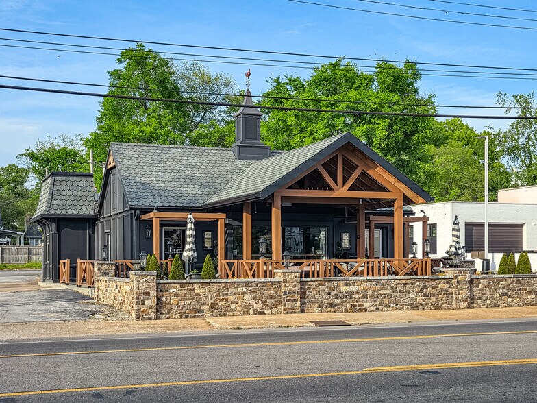 320 W College St, Pulaski, TN à vendre - Photo de l’immeuble – Image 3 sur 45