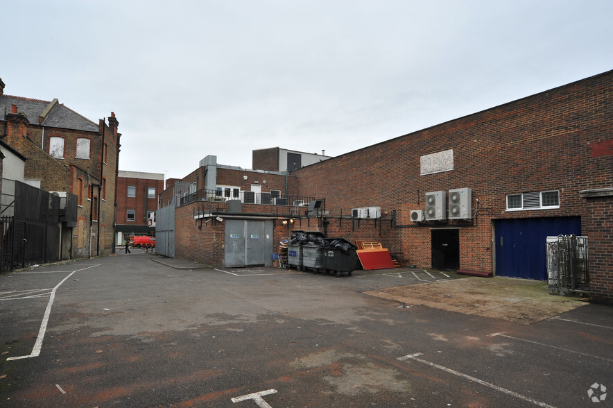 138-144A Eltham High St, Londres à vendre - Photo de l’immeuble – Image 2 sur 5