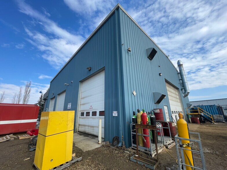 6707 46 Av, Ponoka, AB à vendre - Photo de l’immeuble – Image 2 sur 8