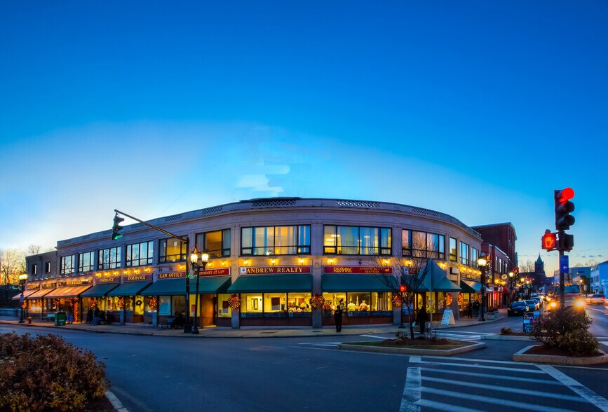 10 High St, Medford, MA à louer - Photo de l’immeuble – Image 1 sur 18