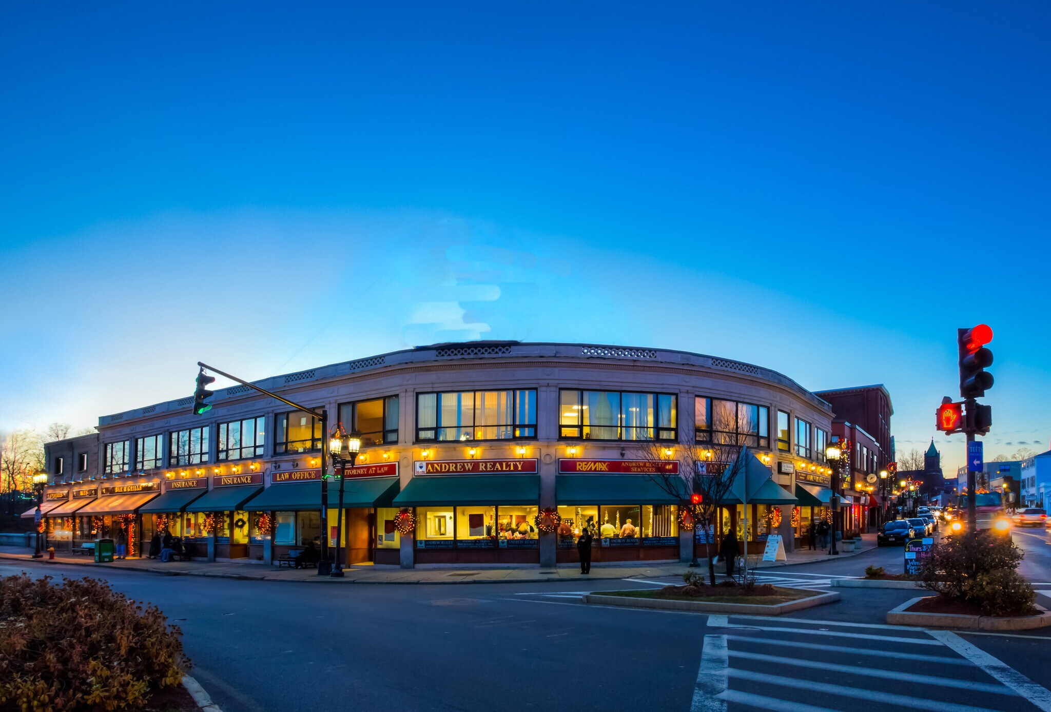 10 High St, Medford, MA à louer Photo de l’immeuble– Image 1 sur 19