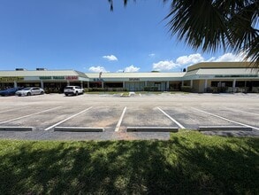 4806-4850 N University Dr, Lauderhill, FL à louer Photo de l’immeuble– Image 1 sur 16
