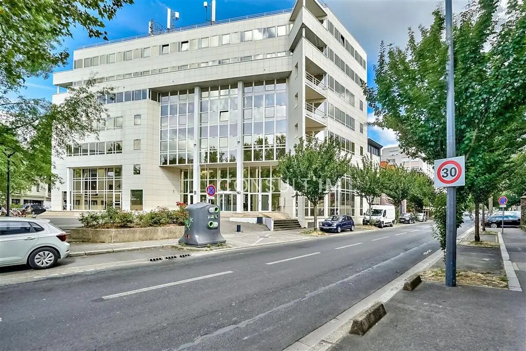 Bureau dans Issy-les-Moulineaux à louer Photo de l’immeuble– Image 1 sur 9