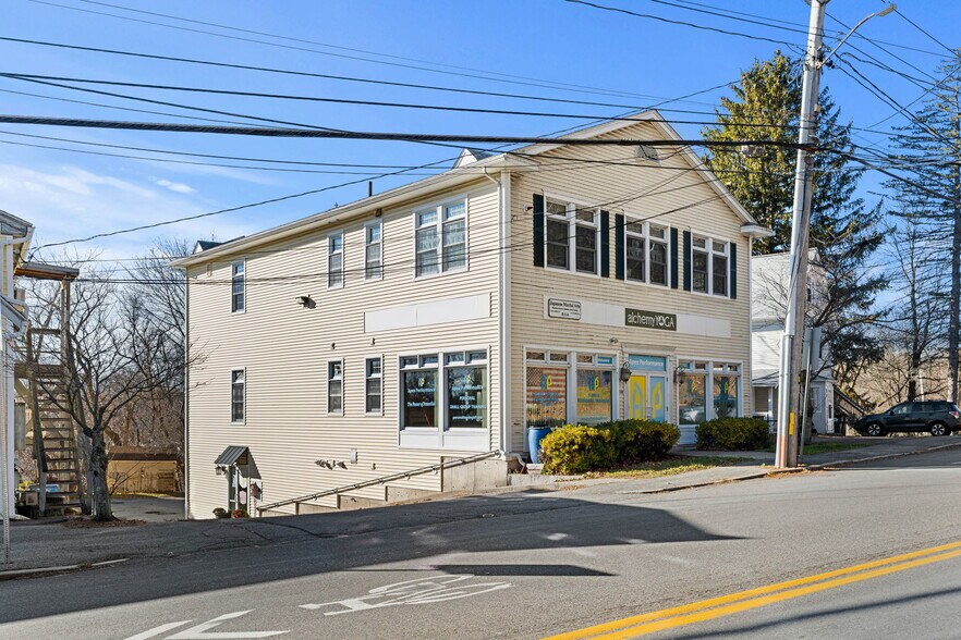 136 Main St, Acton, MA à louer - Photo de l’immeuble – Image 2 sur 24