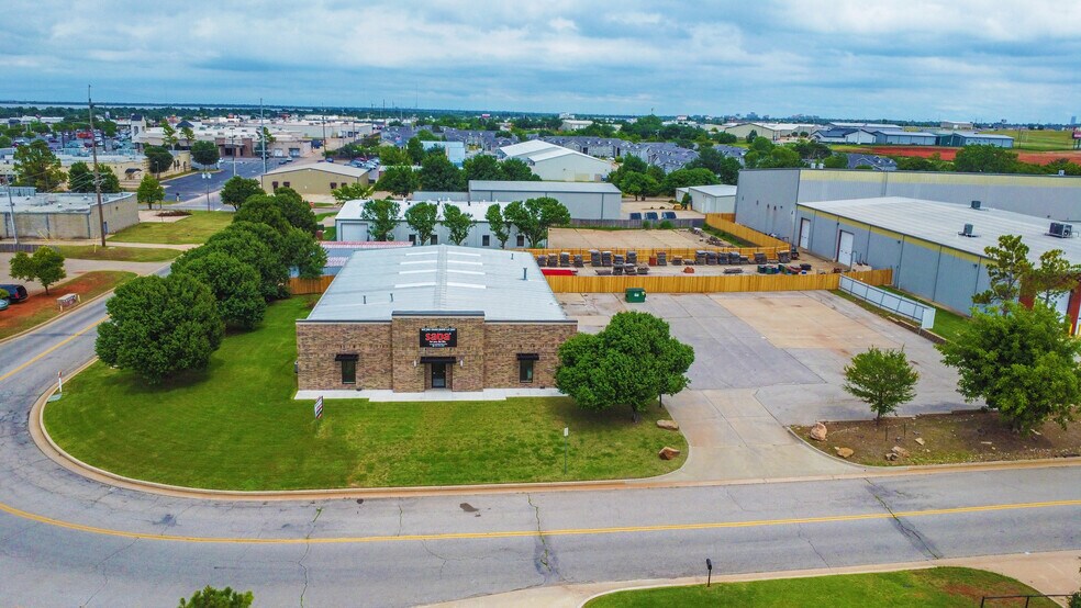 8200 Glade Ave, Oklahoma City, OK à louer - Photo de l’immeuble – Image 2 sur 3