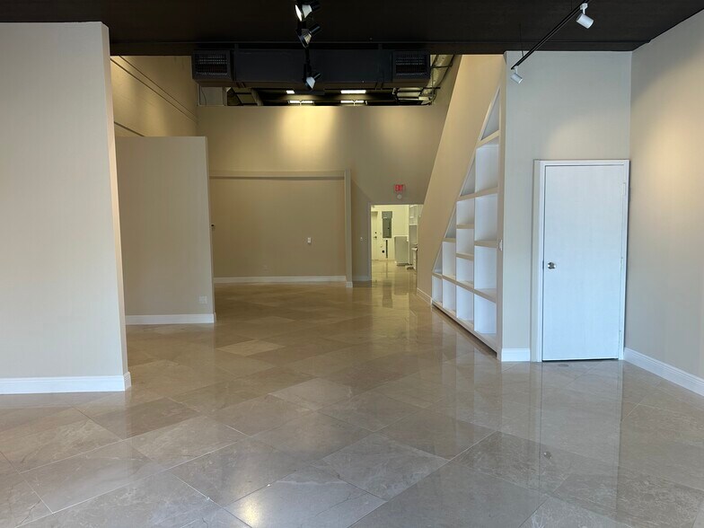 5405 Taylor Rd, Naples, FL à louer - Photo intérieure – Image 3 sur 8