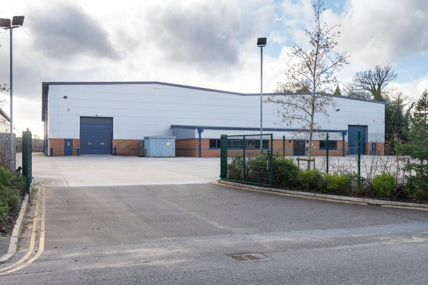 Pirbright Rd, Normandy à louer - Photo de l’immeuble – Image 2 sur 3