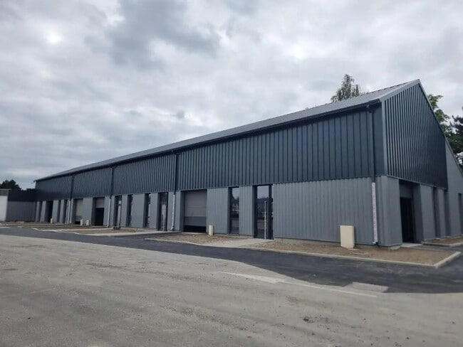 Plus de détails pour Local d'activités à louer