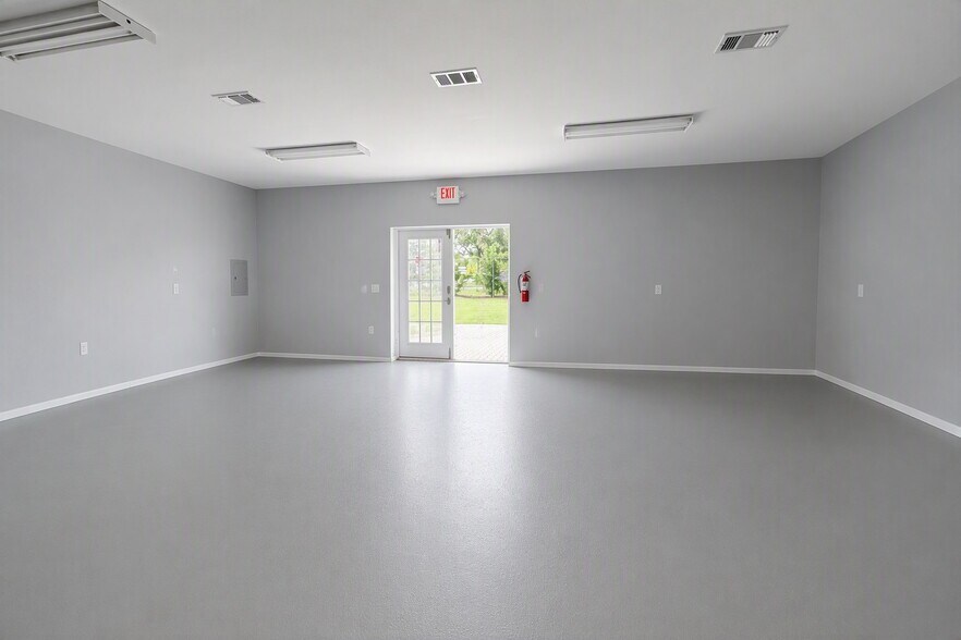 2054 Crawford St, Fort Myers, FL à louer - Photo de l’immeuble – Image 3 sur 13
