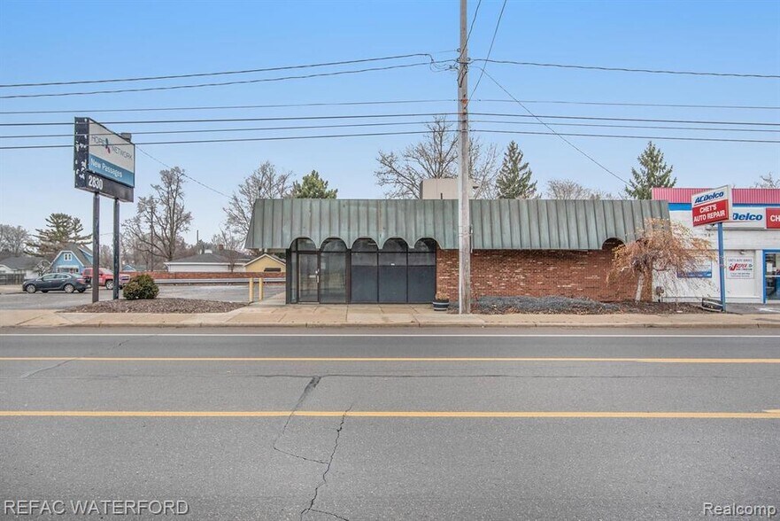 2830 Corunna Rd, Flint, MI à louer - Photo principale – Image 1 sur 23