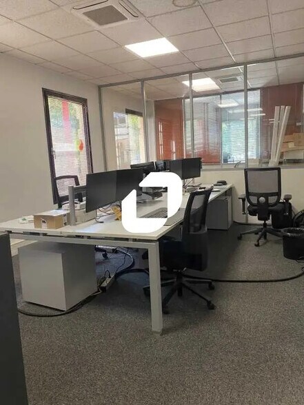 Bureau dans Gennevilliers à vendre - Photo de l’immeuble – Image 3 sur 4