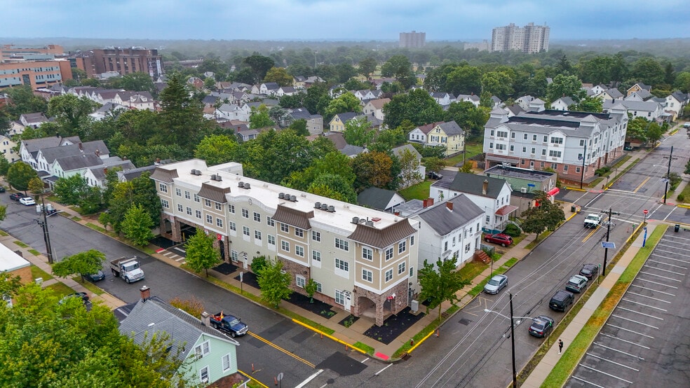 48 Sicard St, New Brunswick, NJ à vendre - Photo de l’immeuble – Image 2 sur 21
