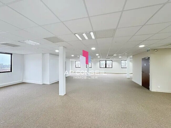 Plus de détails pour Bureau à louer