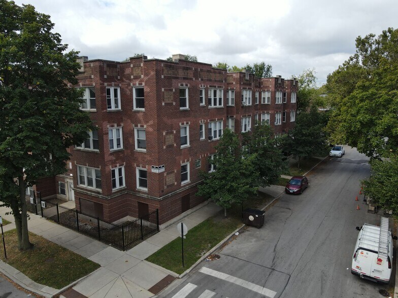 7400 S Phillips Ave, Chicago, IL à vendre - Photo principale – Image 1 sur 6