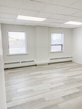 340-390 Saskatoon St, London, ON à louer Photo intérieure– Image 2 sur 4