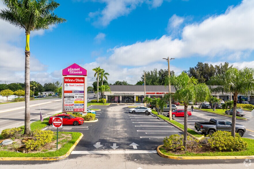 17237-17161 NW 27th Ave, Opa Locka, FL à louer - Photo de l’immeuble – Image 2 sur 20
