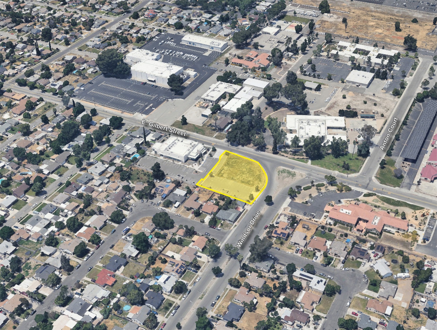 East Gilbert St, San Bernardino, CA à louer Photo de l’immeuble– Image 1 sur 7