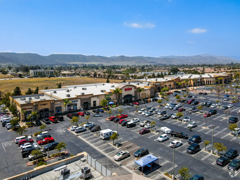25125 Madison Ave, Murrieta, CA à louer - Photo de l’immeuble – Image 2 sur 21
