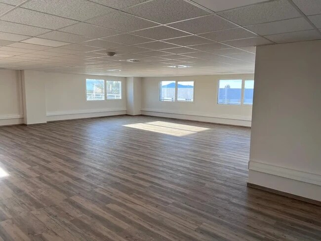 Plus de détails pour Bureau à vendre