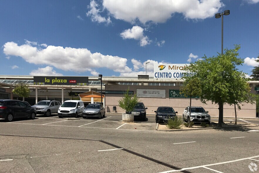 Calle Monte Amor, 2 D, Boadilla del Monte, Madrid à louer - Photo de l’immeuble – Image 1 sur 2