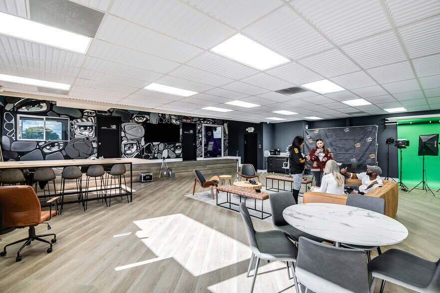 6746 Valjean Ave, Van Nuys, CA à vendre - Photo intérieure – Image 2 sur 28