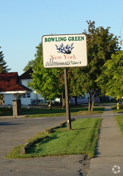 445-447 S Main St, North Syracuse, NY à vendre - Photo de l’immeuble – Image 3 sur 6