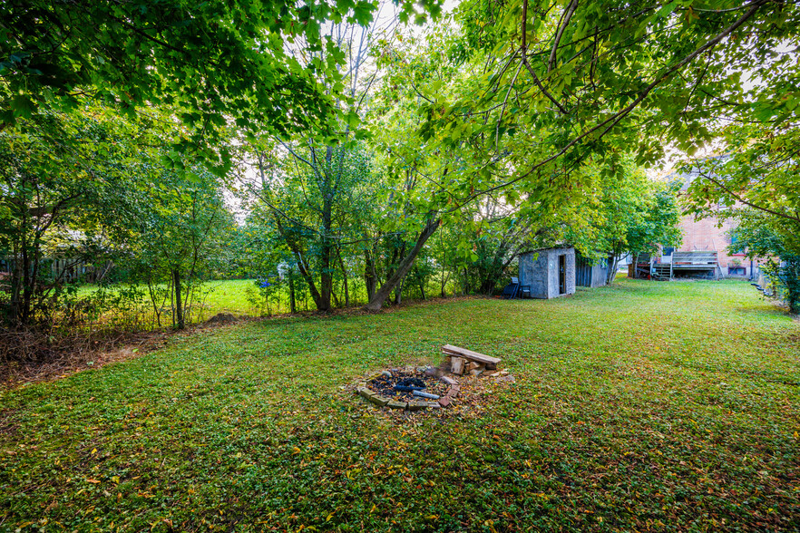 82 W Durham St, Kawartha Lakes, ON à vendre - Photo principale – Image 1 sur 39