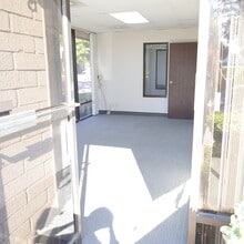 15455 Red Hill Ave, Tustin, CA à louer Photo intérieure– Image 2 sur 18