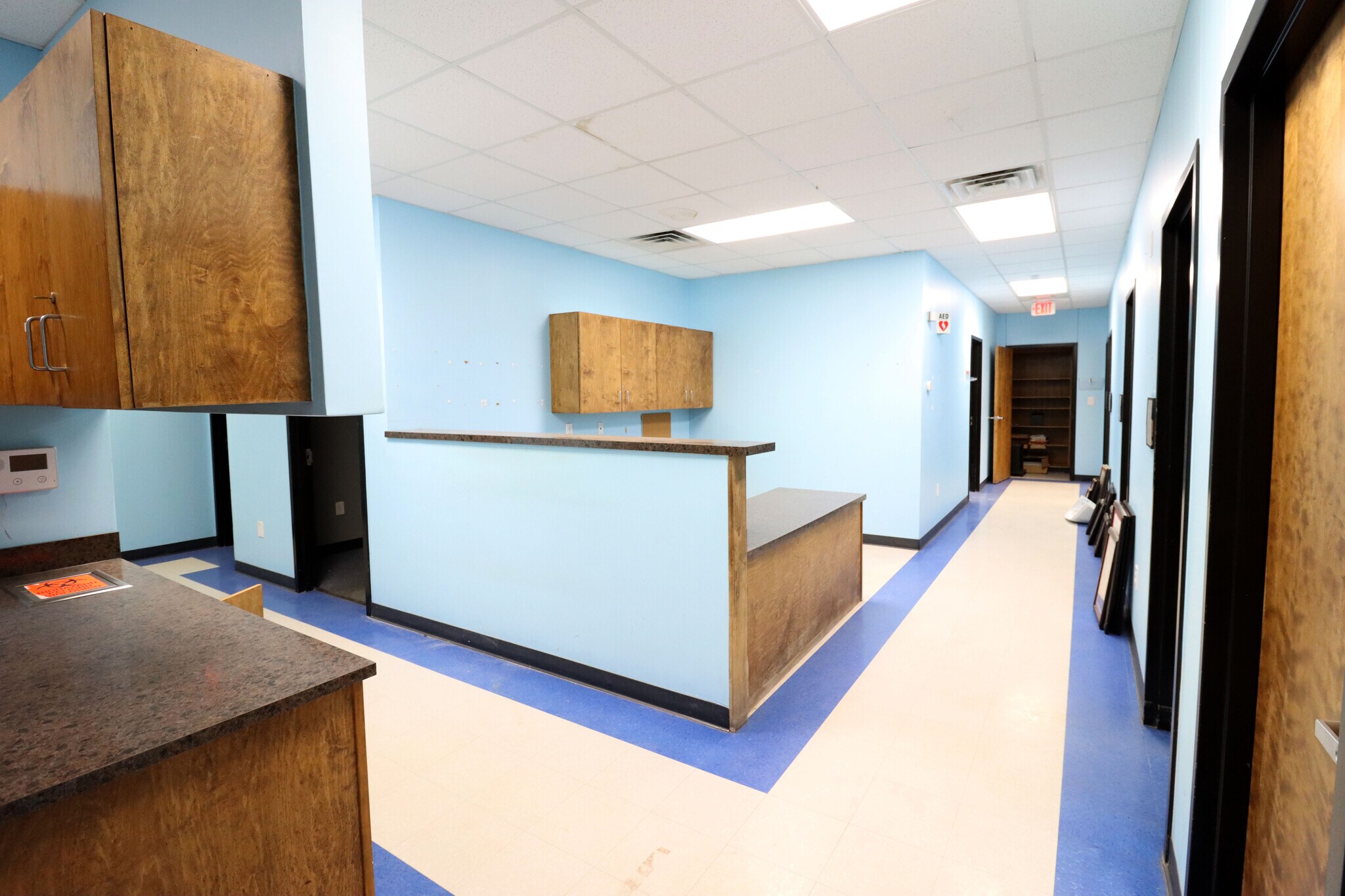 210 W Longview Ave, Midland, TX à louer Photo de l’immeuble– Image 1 sur 7