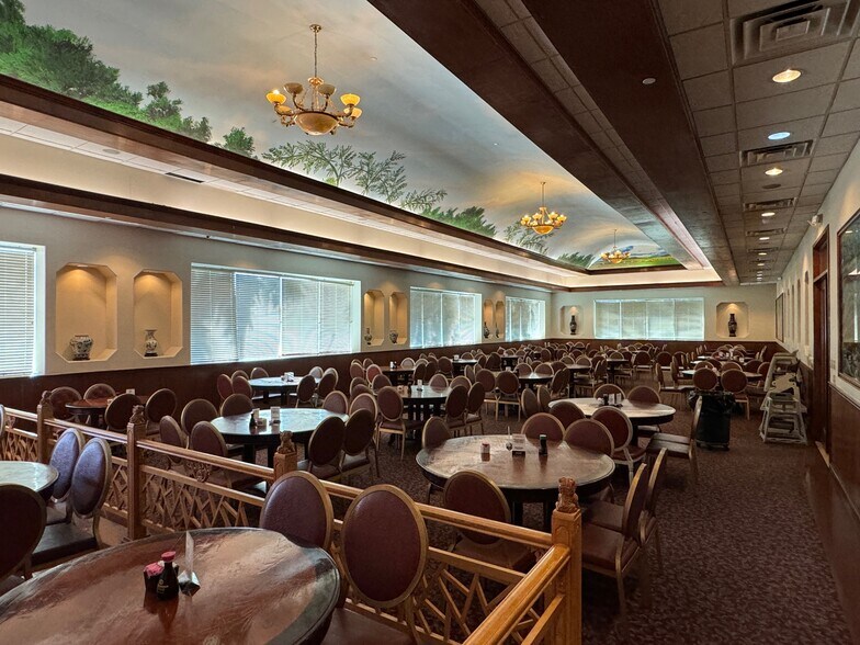 10 Century Plaza Dr, Houston, TX à vendre - Photo de l’immeuble – Image 3 sur 15