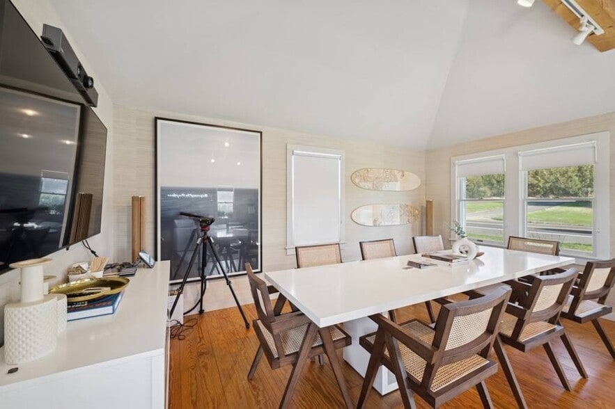 103 Hayground Rd, Water Mill, NY à louer - Photo de l’immeuble – Image 3 sur 31