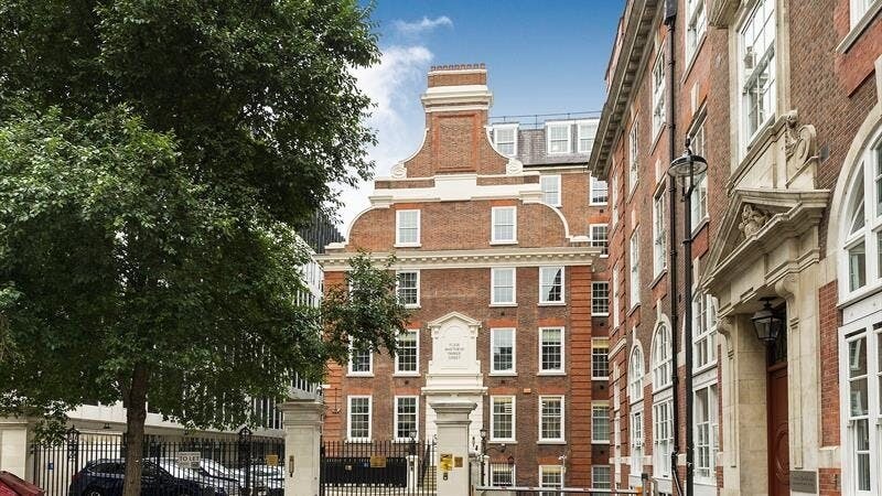 4 Matthew Parker St, Londres à louer - Photo de l’immeuble – Image 2 sur 2