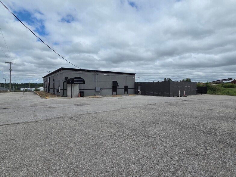7400-7600 E US Highway 40, Kansas City, MO à vendre - Photo de l’immeuble – Image 2 sur 11