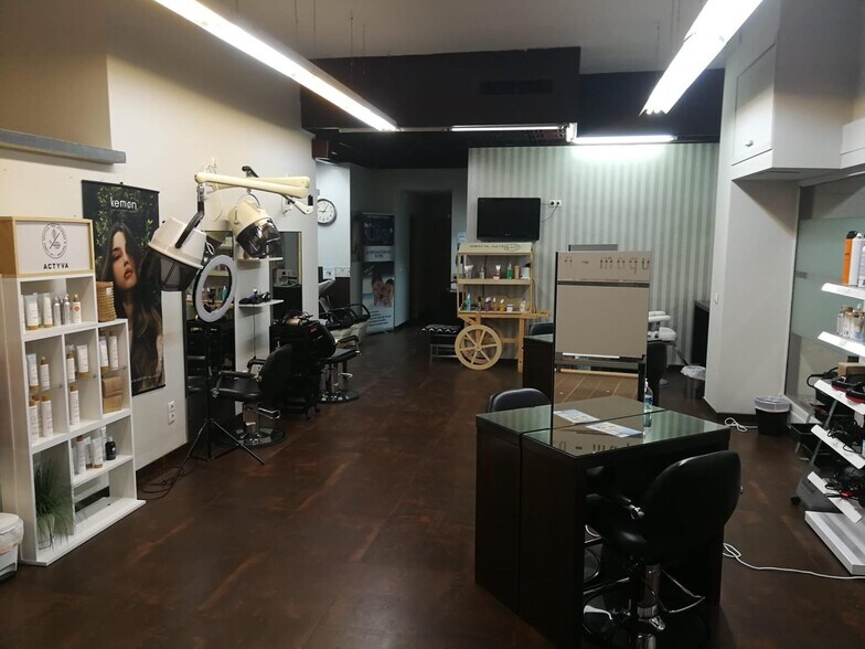 Local commercial dans Córdoba, Córdoba à vendre - Photo de l’immeuble – Image 2 sur 10