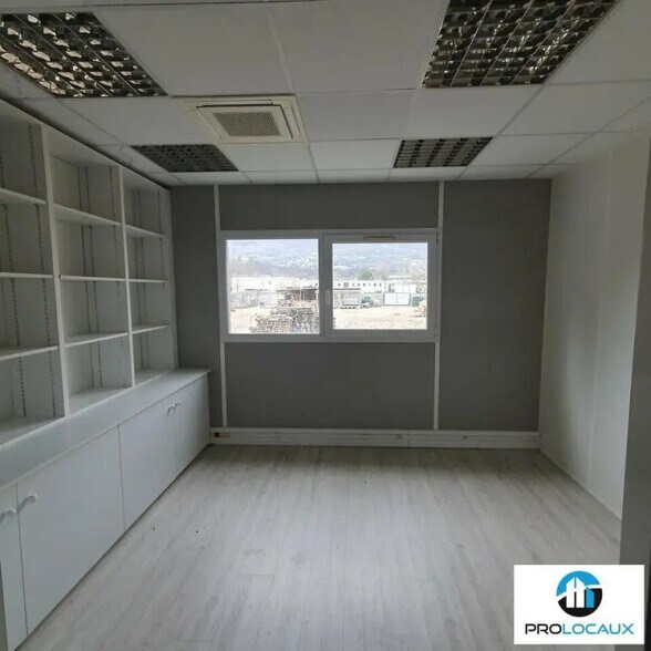 Bureau dans Montbonnot-Saint-Martin à louer - Photo de l’immeuble – Image 3 sur 9