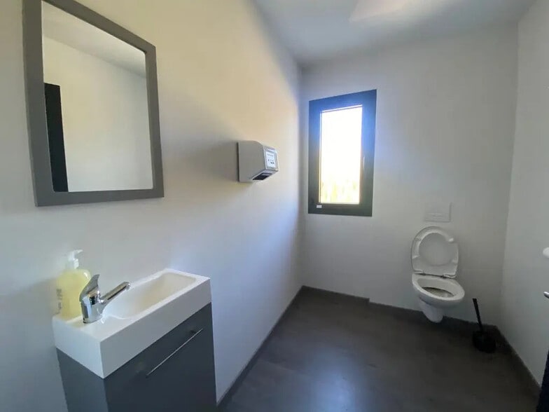 1900 Avenue Jean Pallet, Velaux à louer - Photo intérieure – Image 3 sur 8