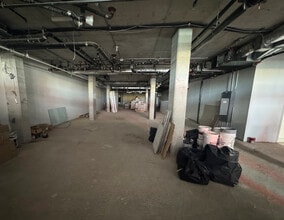 350 W 44th St, New York, NY à louer Photo intérieure– Image 2 sur 5