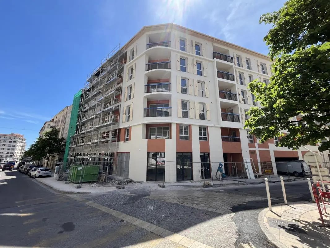Local commercial dans Toulon à louer Photo de l’immeuble– Image 1 sur 4