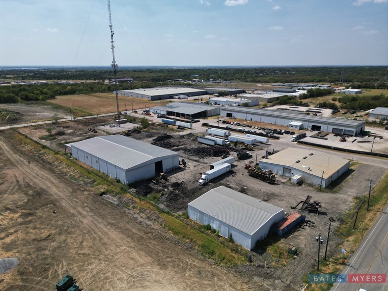 2004 Jack Mckay Blvd, Ennis, TX à vendre - Photo principale – Image 1 sur 1