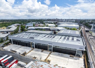 Plus de détails pour Swallowfield Way, Hayes - Industriel/Logistique à louer