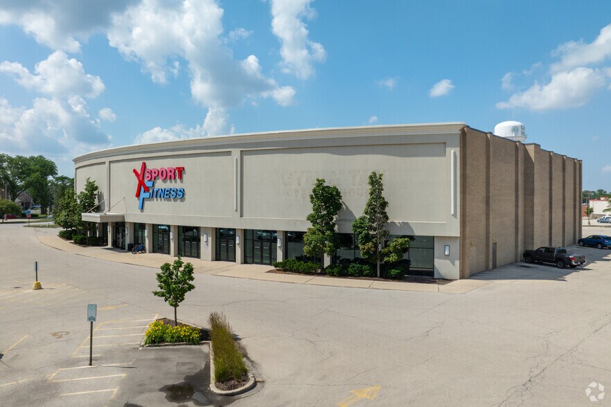 9210 N Milwaukee Ave, Niles, IL à vendre - Photo de l’immeuble – Image 2 sur 4