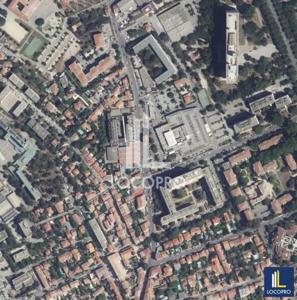 Local commercial dans Marseille à louer - Photo de l’immeuble – Image 3 sur 3